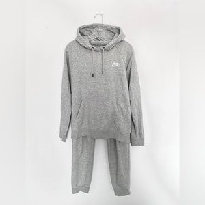 Nike Sportswear Essential Set | Women’s Fleece Pullover Hoodie and Pants